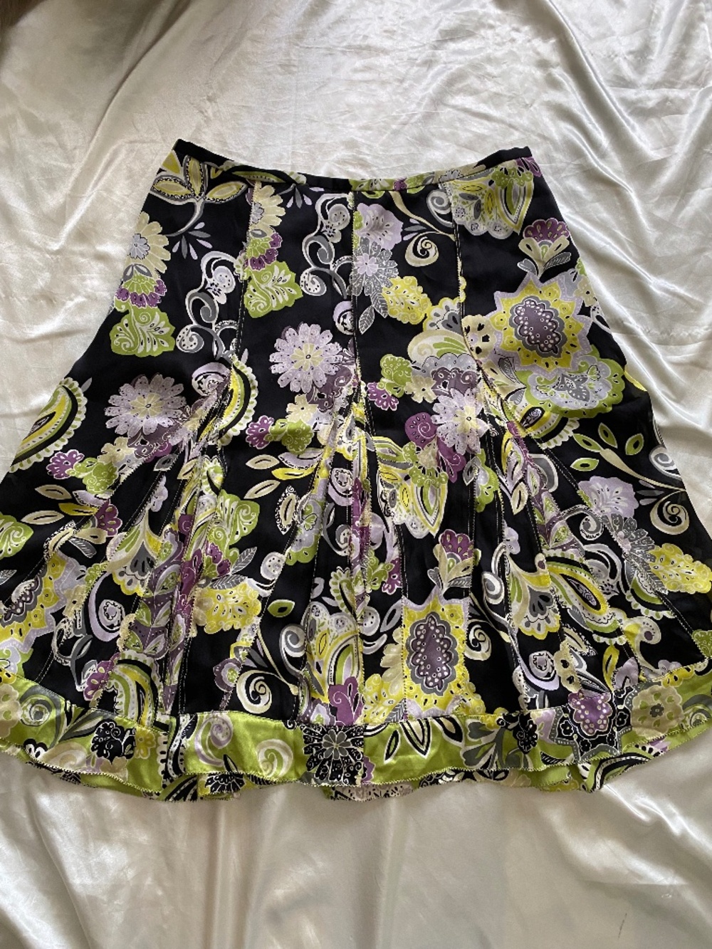 Vintage y2k 100% Silk Paisley Floral Fairycore Boho Skirt SIze 6 Petite